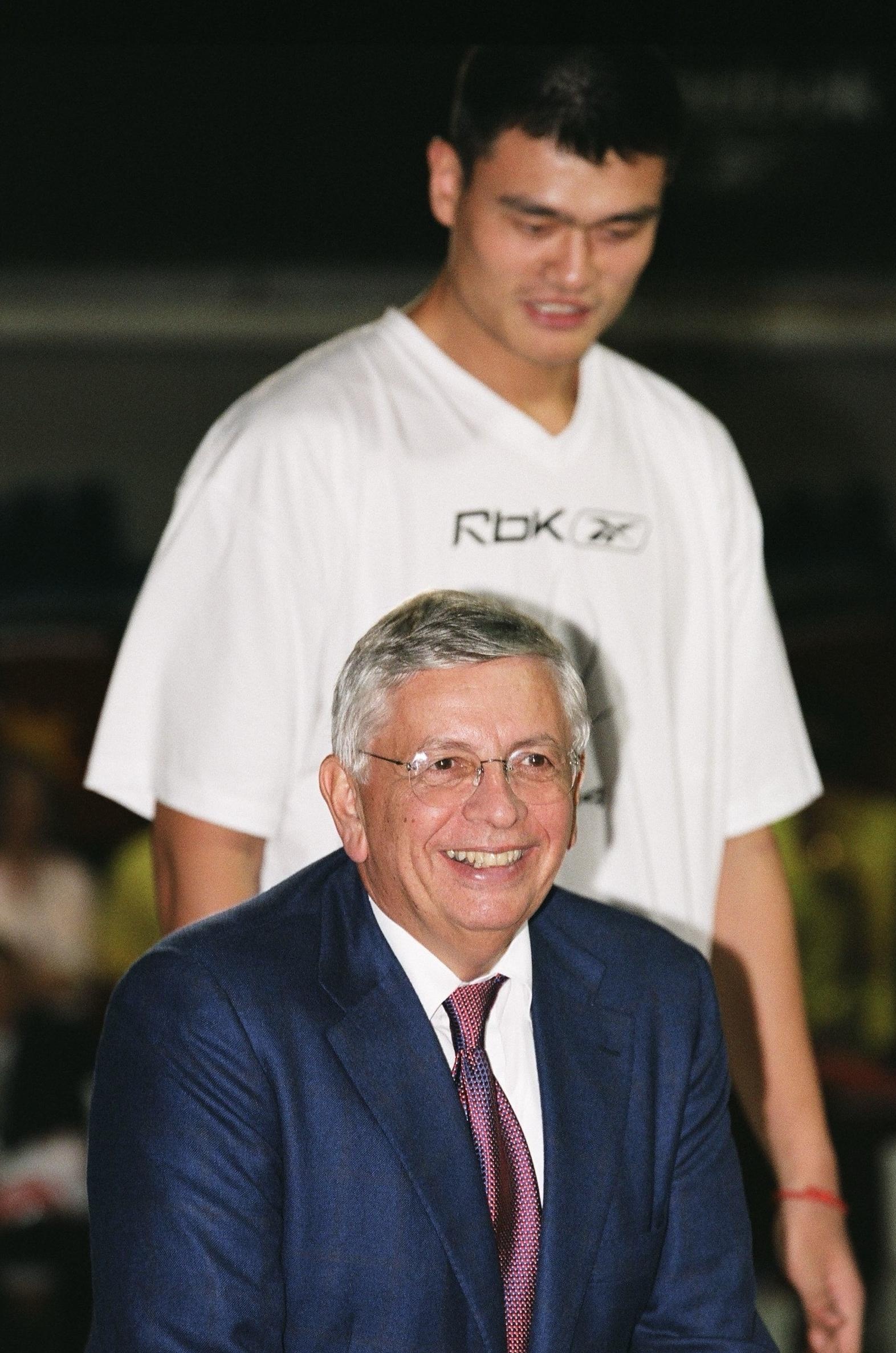 转会期NBA季后赛焦点战，那不勒斯主帅复盘，更衣室稳定，年轻球员得到机会的简单介绍IM SPORTS